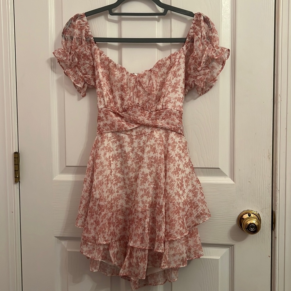 Cellecci floral romper, size large, pink floral pattern